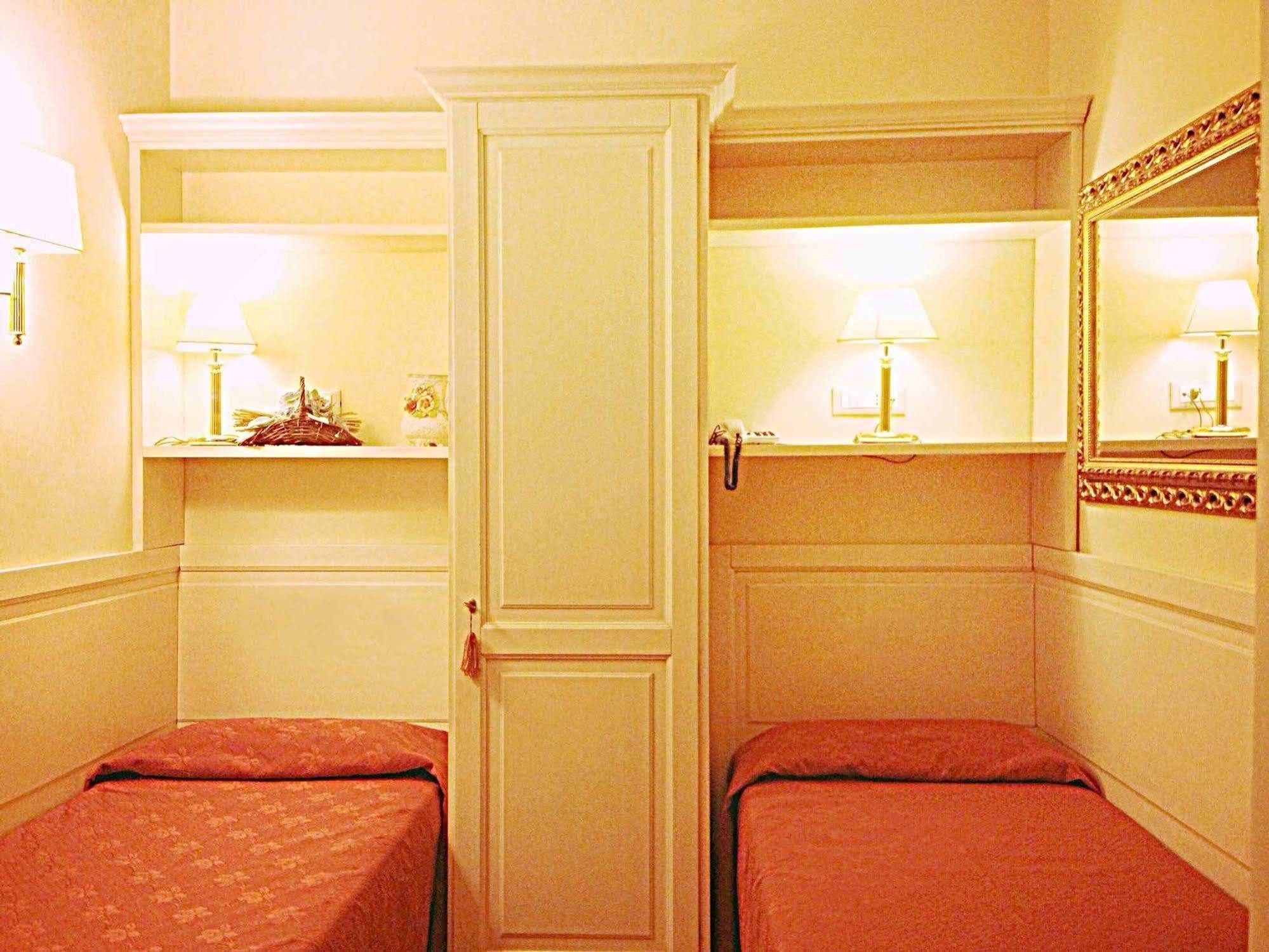 Residenza Domiziano Bed & Breakfast Rome Exterior photo